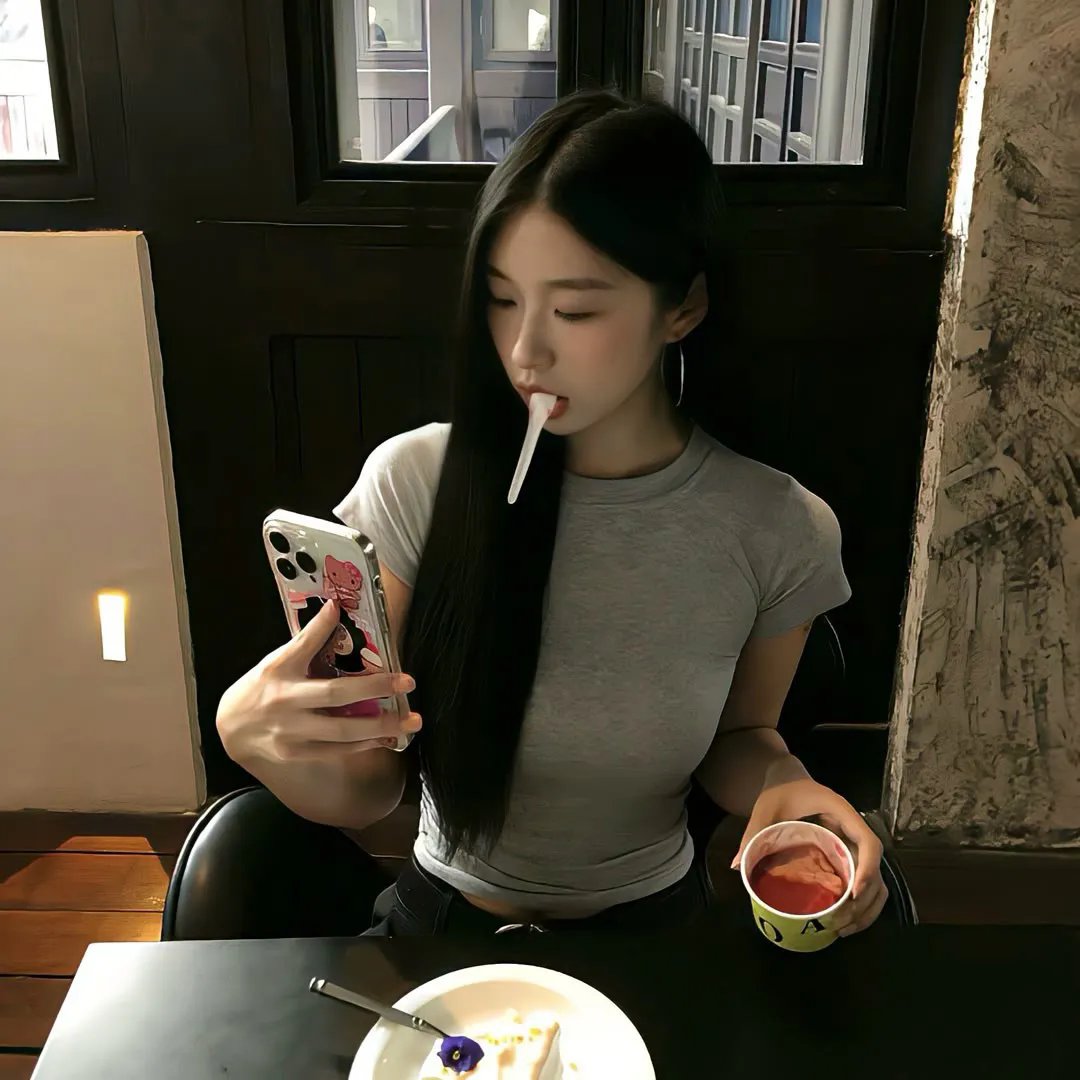 穿着旗袍的女孩